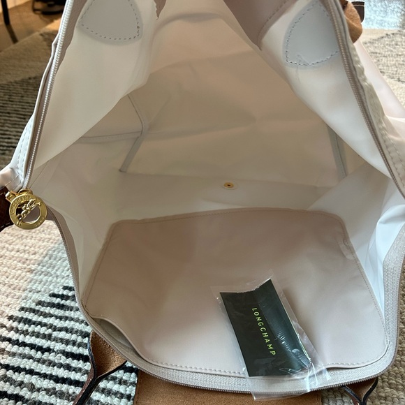 Longchamp Le Pliage Tote - Picture 11 of 14